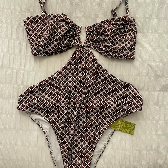 Swimsuit by CupShe. One piece swimsuit. SZ large - Picture 2 of 4